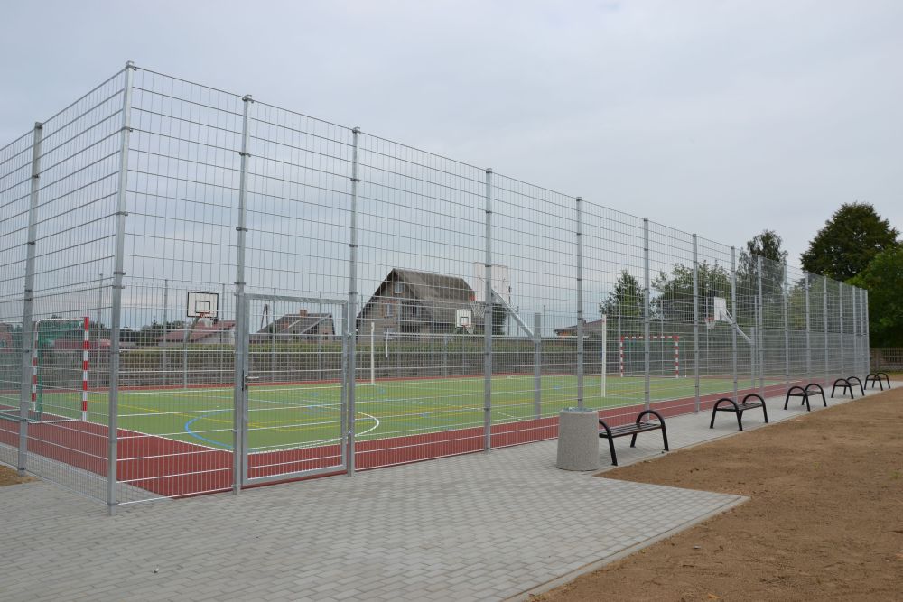 Boisko wielofunkcyjne w Brąszewicach Boisko wielofunkcyjne w Brąszewicach