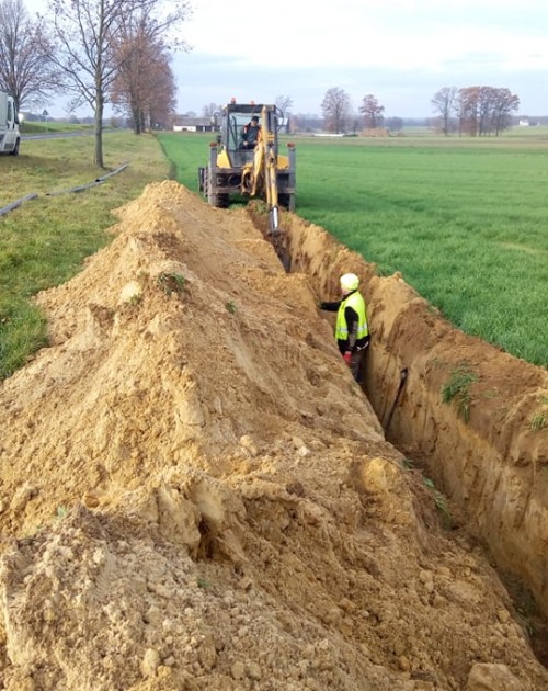 Wodociąg Zadębieniec w trakcie realizacji Wodociąg Zadębieniec w trakcie realizacji